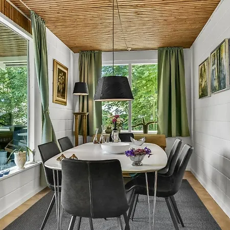 Vakantiehuis Nice In With Kitchen Tranekær